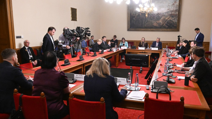 Bizottsági tagságáról való lemondásra szólították fel a KDNP-s parlamenti képviselőt