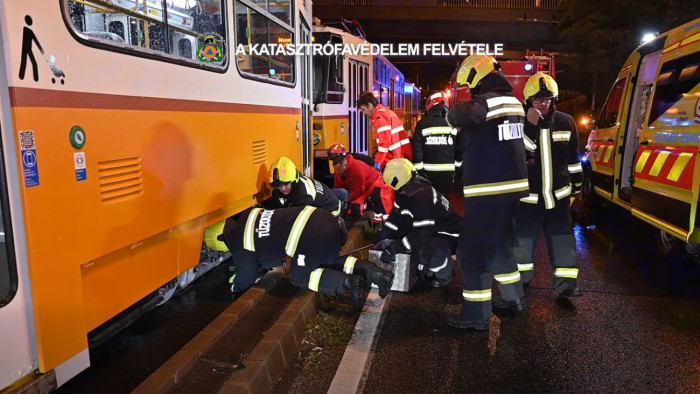 Villamos gázolt el egy embert a fővárosban – videó