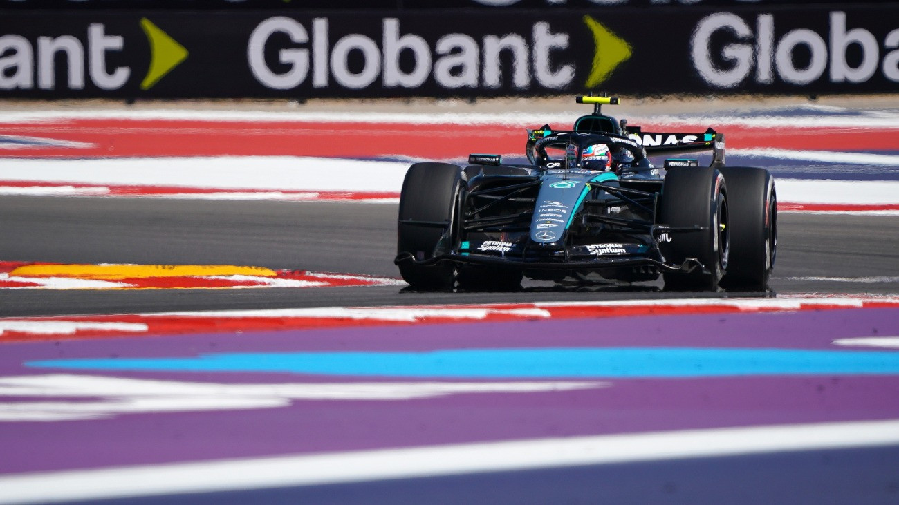 Andrea Kimi Antonelli, a Mercedes olasz versenyzõje a Forma-1-es autós gyorsasági világbajnokság austini futamának, az Egyesült Államok Nagydíjának az elsõ szabadedzésén a Circuit of The Americas versenypályán 2026. október 23-án. A futamot október 25-én rendezik.
